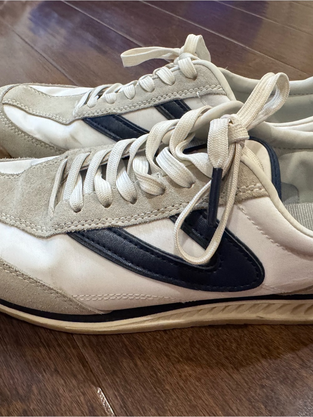 Tretorn Retro Runner Sneakers - White & Black